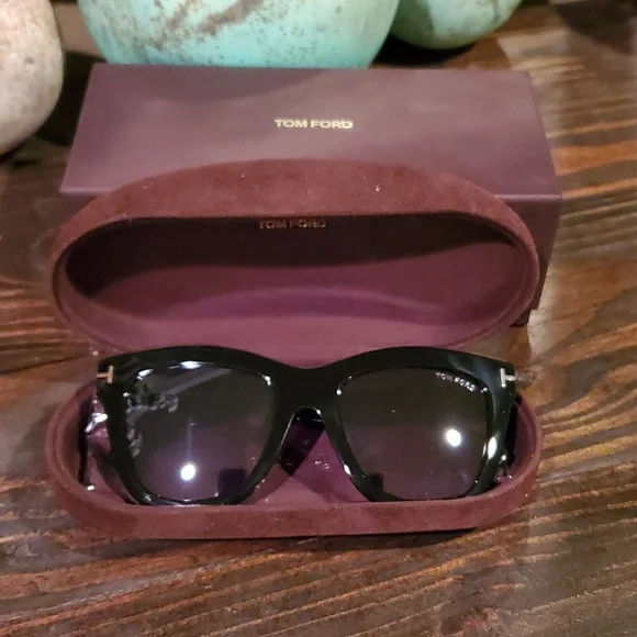 NWOT Tom Ford Perfect Purple Faye FT0788 81Z Square Sunglasses Authentic Damaged Tom Ford | Accessories | New Tom Ford Faryn Tf843 2u Cat Eye  main image 4
